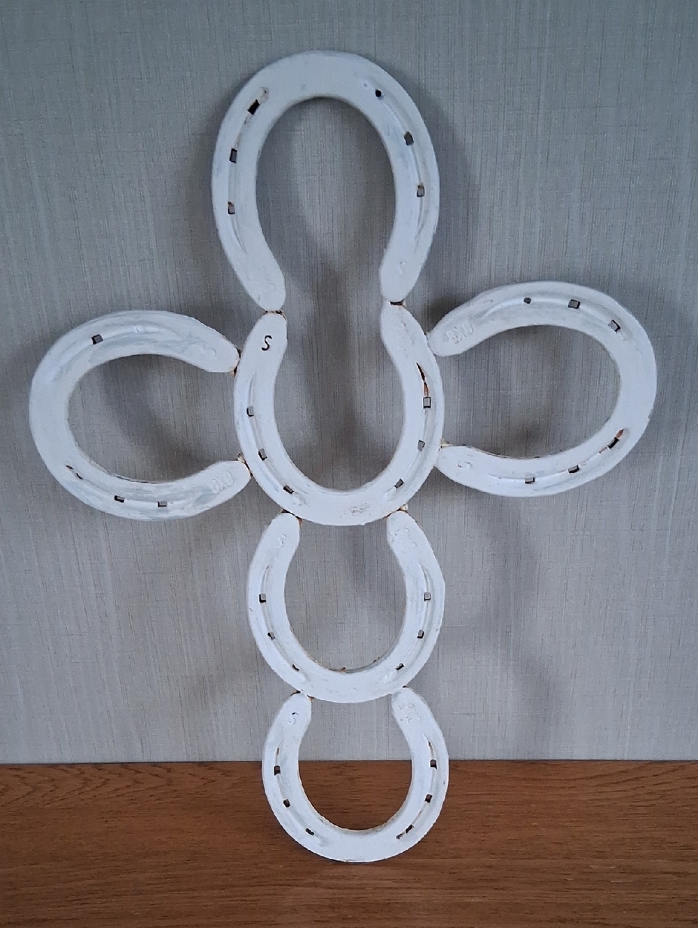 Metal Pony Shoe Cross Wall Decor - Rustic Farmhouse Accent